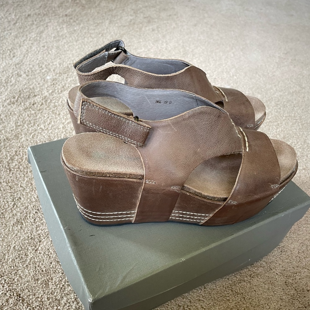 Antelope shoes